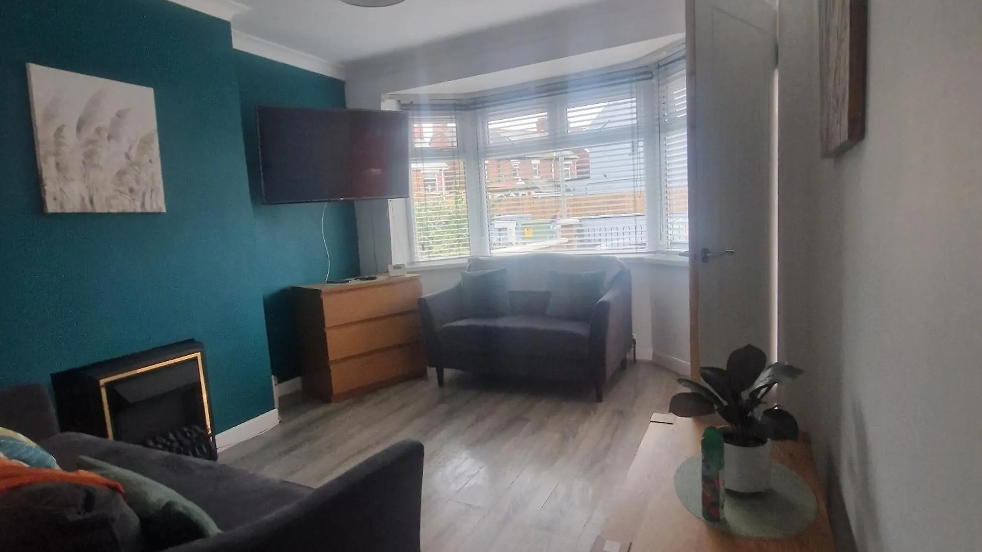 Belfast City House 0*,
